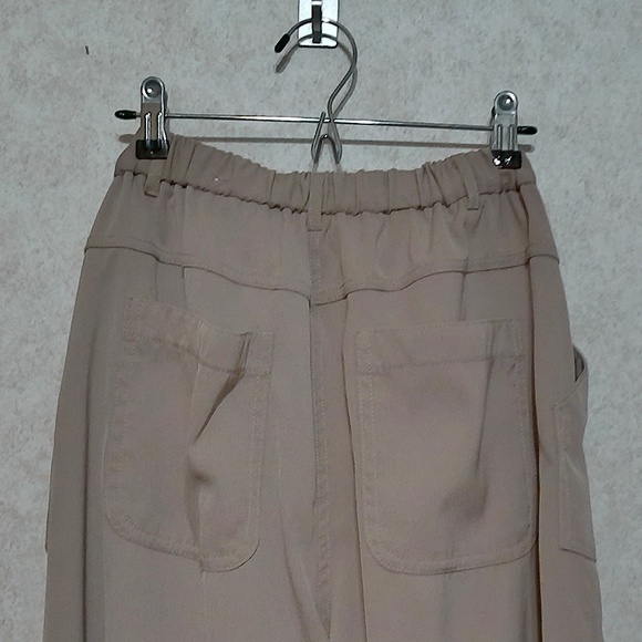 NWT Max Studio Cream Wide Leg Pants, Kangaroo Pockets, Stretch Waist, Size Large - Picture 7 of 8